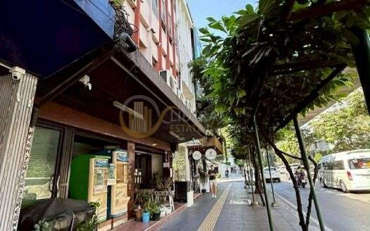 LTHC15512 – Commercial Building for Rent Thonglor | Prime Main Road Location | Near BTS Thong Lor | Starting 130,000 THB | อาคารพาณิชย์ให้เช่า ทองหล่อ ติดถนนใหญ่ ใกล้ BTS ทองหล่อ