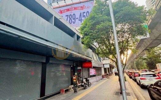 LTHC15517 – Commercial Space for Rent Sukhumvit 28 | Prime Business Location | 400,000 THB | พื้นที่เชิงพาณิชย์ให้เช่า สุขุมวิท 28 ทำเลธุรกิจ ใจกลางเมือง