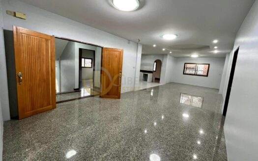 LTH15568 – Commercial Office Building for Rent Rama 9 | Spacious Standalone Office | Near MRT Rama 9 | 150,000 THB | อาคารสำนักงานให้เช่า พระราม 9 อาคารเดี่ยว พื้นที่ขนาดใหญ่ ใกล้ MRT พระราม 9