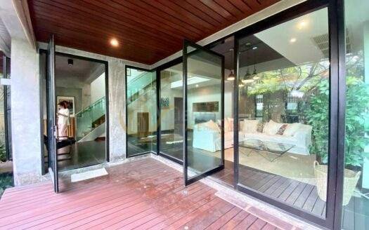 LTHC15595 – Luxury House for Rent Thonglor | Private Pool & Jacuzzi | Near BTS Thonglor | 220,000 THB | บ้านหรูให้เช่า ทองหล่อ พร้อมสระว่ายน้ำและจากุซซี่ ใกล้ BTS ทองหล่อ