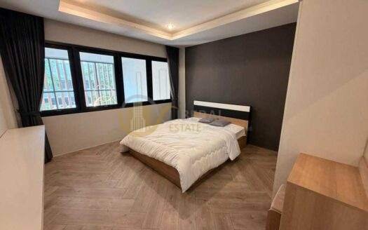 LTHC15700 – Luxury Pet-Friendly Townhome for Rent Ekkamai | Corner Unit with Big Garden | 80,000 THB | ทาวน์โฮมหรูให้เช่า เอกมัย บ้านมุม พร้อมสวนขนาดใหญ่ เลี้ยงสัตว์ได้