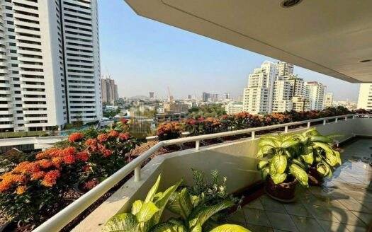LTHC15825 – Luxury Pet-Friendly Condo for Rent Ekkamai | La Cascade | Near BTS Ekkamai | 120,000 THB | คอนโดหรูให้เช่า เอกมัย เลี้ยงสัตว์ได้ พร้อมระเบียงขนาดใหญ่ ใกล้ BTS เอกมัย