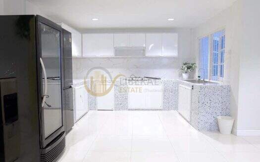 LTHC15991 – Pet Friendly Townhouse for Rent Thonglor | 5-Storey with Rooftop | Near BTS Thonglor | 70K/Month | ทาวน์โฮมเลี้ยงสัตว์ได้ให้เช่า ทองหล่อ ใกล้ BTS ทองหล่อ