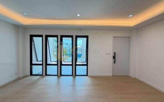 LTH16001 – Home Office & Residence for Sale Punnawithi | Sukhumvit 101 | Near BTS Punnawithi | 12.9 MB | โฮมออฟฟิศและบ้านขาย สุขุมวิท 101