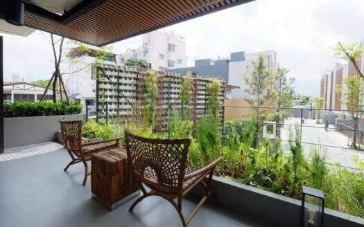 LTH16092 – Luxury House for Rent Ekkamai | 500+ sq.m. | 4 Beds 6 Baths | Rooftop Garden | BTS Ekkamai | 215K | บ้านหรูให้เช่า เอกมัย