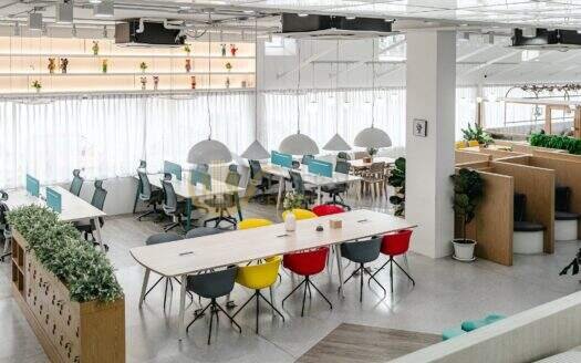 LTH16086 – Newly Renovated Commercial Space for Rent Srinakarin | 1,200 sq.m. | 18 Rooms | 30 Parking Spaces | MRT Si Kritha 300 m. | 450K | อาคารพาณิชย์ให้เช่า ศรีนครินทร์