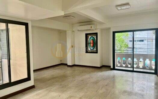 LTH16165 – Spacious Home Office FOR RENT Sukhumvit 4 | 500+ sq.m. | 4 Fl + Rooftop | 8 Rooms | 5 Baths | 4 Parking | 150K | โฮมออฟฟิศให้เช่า สุขุมวิท 4