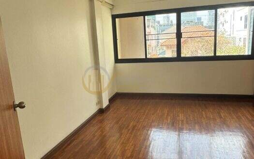 LTH16165 – Spacious Home Office FOR RENT Sukhumvit 4 | 500+ sq.m. | 4 Fl + Rooftop | 8 Rooms | 5 Baths | 4 Parking | 150K | โฮมออฟฟิศให้เช่า สุขุมวิท 4