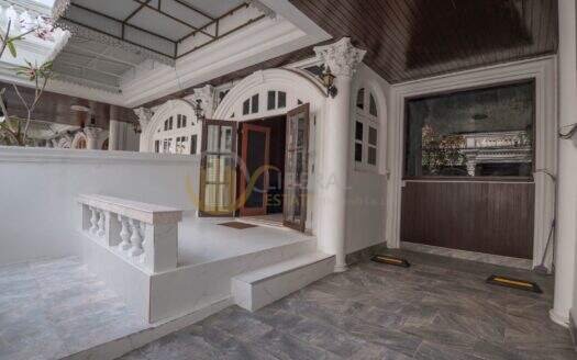 LTH16151 – Spacious Townhouse for Rent Ekkamai | 350 sq.m. | 4 Storeys | 5 Beds 5 Baths | 2 Parking Spaces | 55K/month | ทาวน์เฮ้าส์ให้เช่า เอกมัย