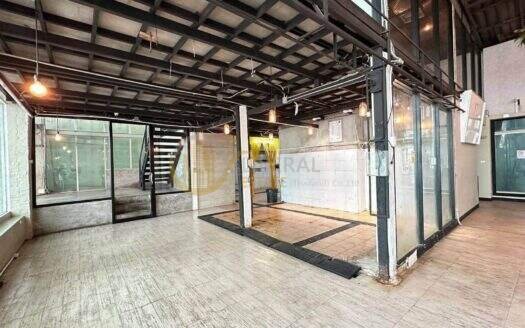 LTHC16145 – Commercial Shop for Rent Silom–Surawong | 180 sq.m. | 2 Storeys | Near Main Road | 180K/month | ร้านค้าให้เช่า สีลม–สุรวงศ์