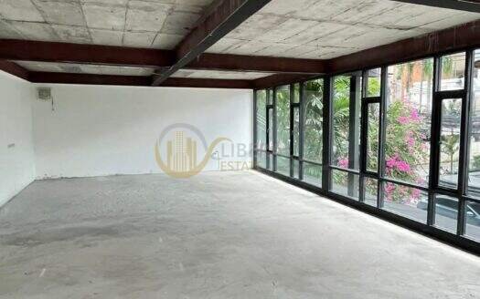 LTHC16146 – Stand-Alone Building for Rent Thonglor | 300 sq.m. | 2 Storeys | 4–5 Parking Spaces | 300K/month | อาคารเดี่ยวให้เช่า ใจกลางทองหล่อ