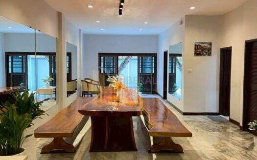 LTHC16149 – Spacious Townhouse for Rent Ekkamai Soi 4 | 450 sq.m. | 4 Storeys | 6 Beds 6 Baths | Fully Furnished | 90K/month | ทาวน์เฮ้าส์ให้เช่า เอกมัย ซอย 4