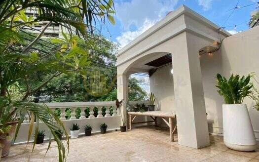LTHC16149 – Spacious Townhouse for Rent Ekkamai Soi 4 | 450 sq.m. | 4 Storeys | 6 Beds 6 Baths | Fully Furnished | 90K/month | ทาวน์เฮ้าส์ให้เช่า เอกมัย ซอย 4