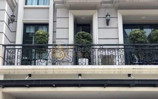 LTHC16141 – Luxury Corner Townhome for Rent Sathorn–Narathiwas | The Legend | 480 sq.m. | 4 Beds 6 Baths | Pet Friendly | 120K | ทาวน์โฮมหรูให้เช่า สาทร–นราธิวาส