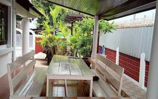 LTH16171 – Spacious House FOR RENT Sukhumvit 54 232 sqm. 3 Beds 2 Baths + Maid Room Near BTS On Nut 50K/Month