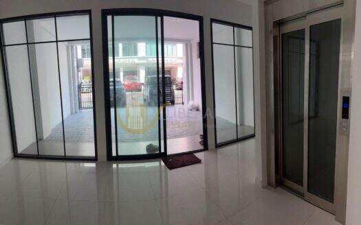 LTHC162330 – Home Office FOR RENT The Master Onnut–Pattanakarn | 200 sq.m. | 4.5 Floors | Private Elevator | 65K/Month | โฮมออฟฟิศให้เช่า อ่อนนุช–พัฒนาการ
