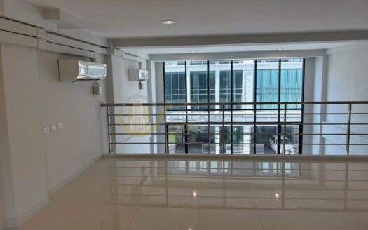 LTHC162330 – Home Office FOR RENT The Master Onnut–Pattanakarn | 200 sq.m. | 4.5 Floors | Private Elevator | 65K/Month | โฮมออฟฟิศให้เช่า อ่อนนุช–พัฒนาการ