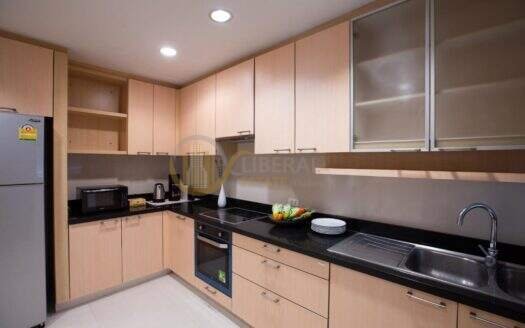 LTH162337 Pet-Friendly Large Duplex Apartment for Rent near BTS Phrom Phong | 378 Sq.m. | 3+1 Beds | 5 Baths | 180K/Month