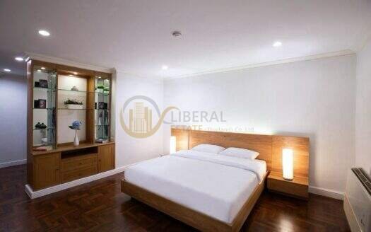 LTH162339 Pet-Friendly Duplex Apartment for Rent near BTS Phrom Phong | 278 Sq.m. | 3 Beds | 4 Baths | 150K/Month