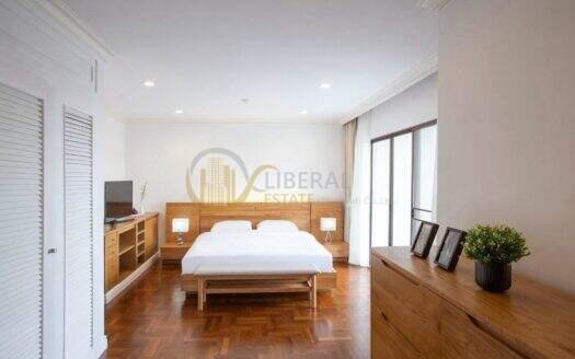 LTH162339 Pet-Friendly Duplex Apartment for Rent near BTS Phrom Phong | 278 Sq.m. | 3 Beds | 4 Baths | 150K/Month