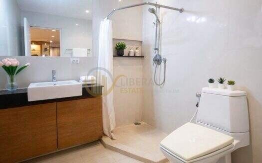 LTH162339 Pet-Friendly Duplex Apartment for Rent near BTS Phrom Phong | 278 Sq.m. | 3 Beds | 4 Baths | 150K/Month