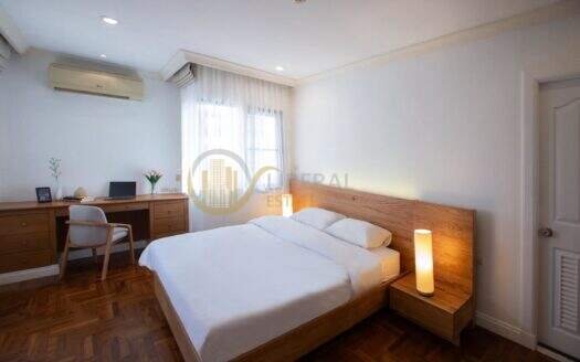 LTH162337 Pet-Friendly Large Duplex Apartment for Rent near BTS Phrom Phong | 378 Sq.m. | 3+1 Beds | 5 Baths | 180K/Month