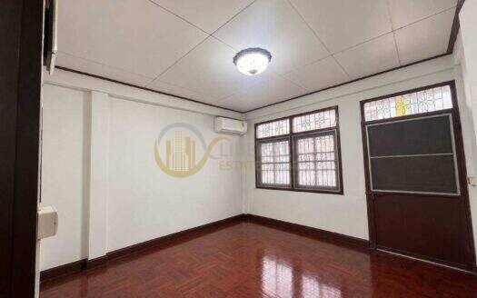 LTH16274 – Detached House For Sale | Sathu Pradit 28 | Near BTS Chong Nonsi | 230 Sq.m. | 6 Beds | 3 Baths | 12.4MB