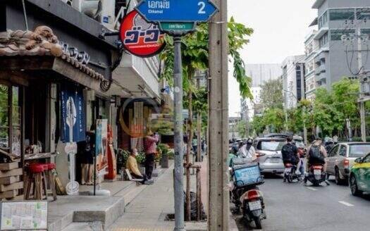 LTH16283 – Commercial Building For Rent | Ekkamai 2 | BTS Ekkamai 500 m. | 250 Sq.m. | 2 Beds | 2 Baths | 85K/Month