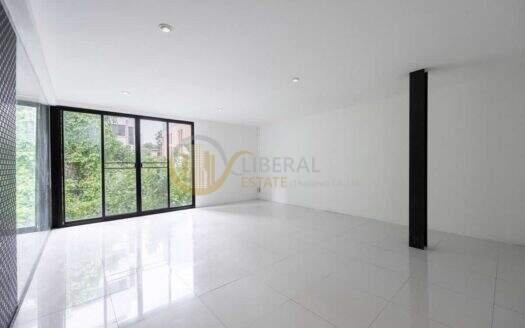 LTH16283 – Commercial Building For Rent | Ekkamai 2 | BTS Ekkamai 500 m. | 250 Sq.m. | 2 Beds | 2 Baths | 85K/Month
