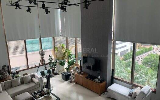 LTH16278 – Duplex Penthouse For Rent | The Emporio Place Sukhumvit 24 | BTS Phrom Phong | 180 Sq.m. | 2–3 Beds | 2 Baths | 150K/Month