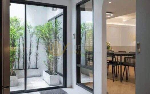 LTHC16331 – Townhouse for Sale | Ekkamai 22 – Pridi Banomyong 41| 350 Sq.m. | 3 Beds | 3 Baths | Special Price