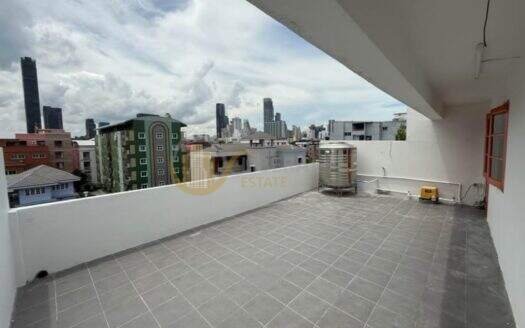 LTH12487-R2610 – Pet-Friendly Townhouse for Rent | Thonglor Soi 25 | 5 Storeys | 400 Sq.m. | 5 Beds | 5 Baths | 65K/Month