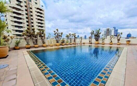 LTH16340 – Pet-Friendly Penthouse for Rent | D.H. Grand Tower Sukhumvit 39 | BTS Phrom Phong | 280 Sq.m. | 3 Beds | 4 Baths | 120K/Month