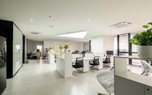 LTH16347 – Office Building for Sale | Chamnan Phenjati Business Center | 403 Sq.m. | 29.9MB
